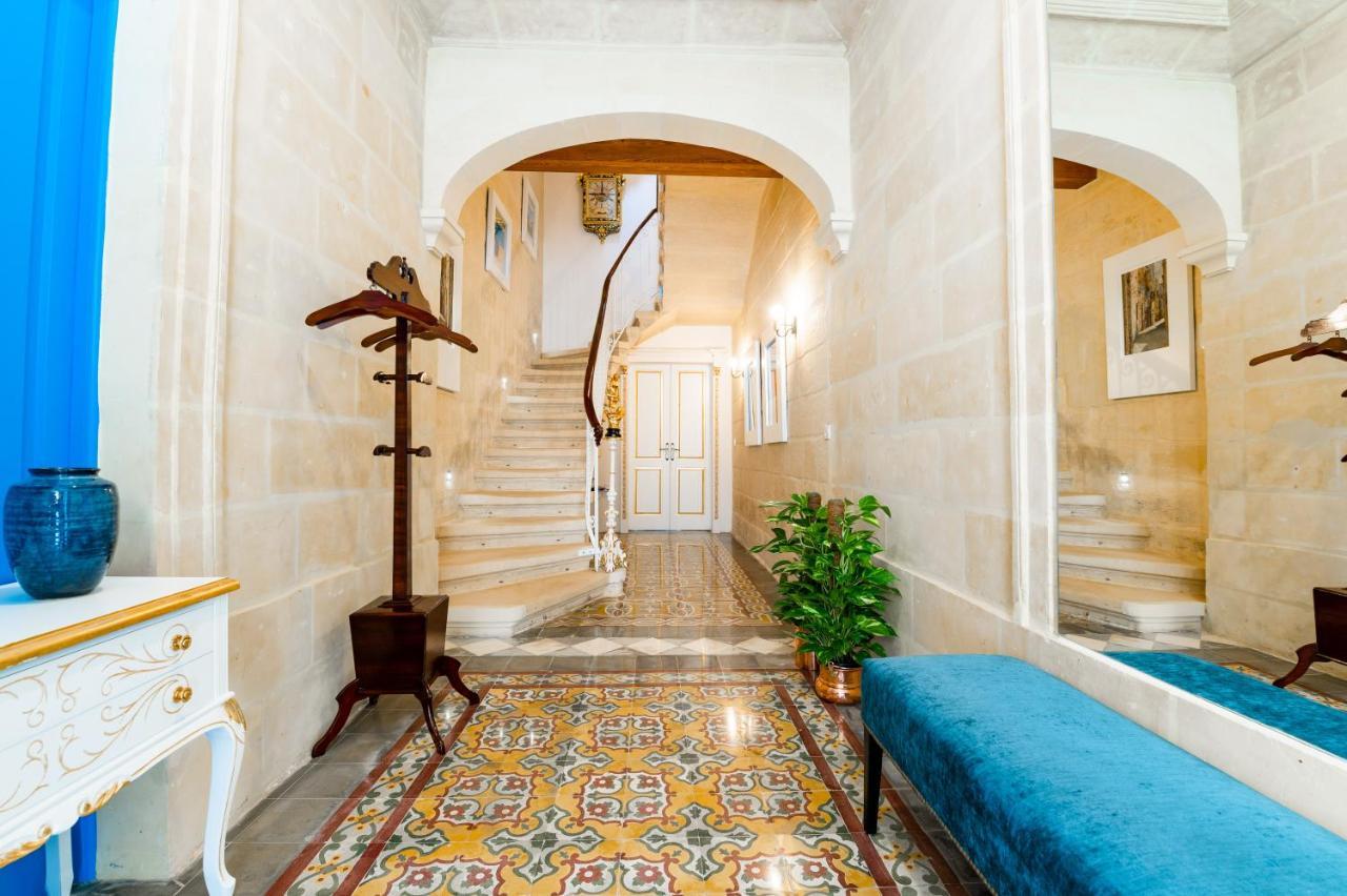 Monreal Boutique Townhouse - R024Rm4 Hotel Paola Ngoại thất bức ảnh